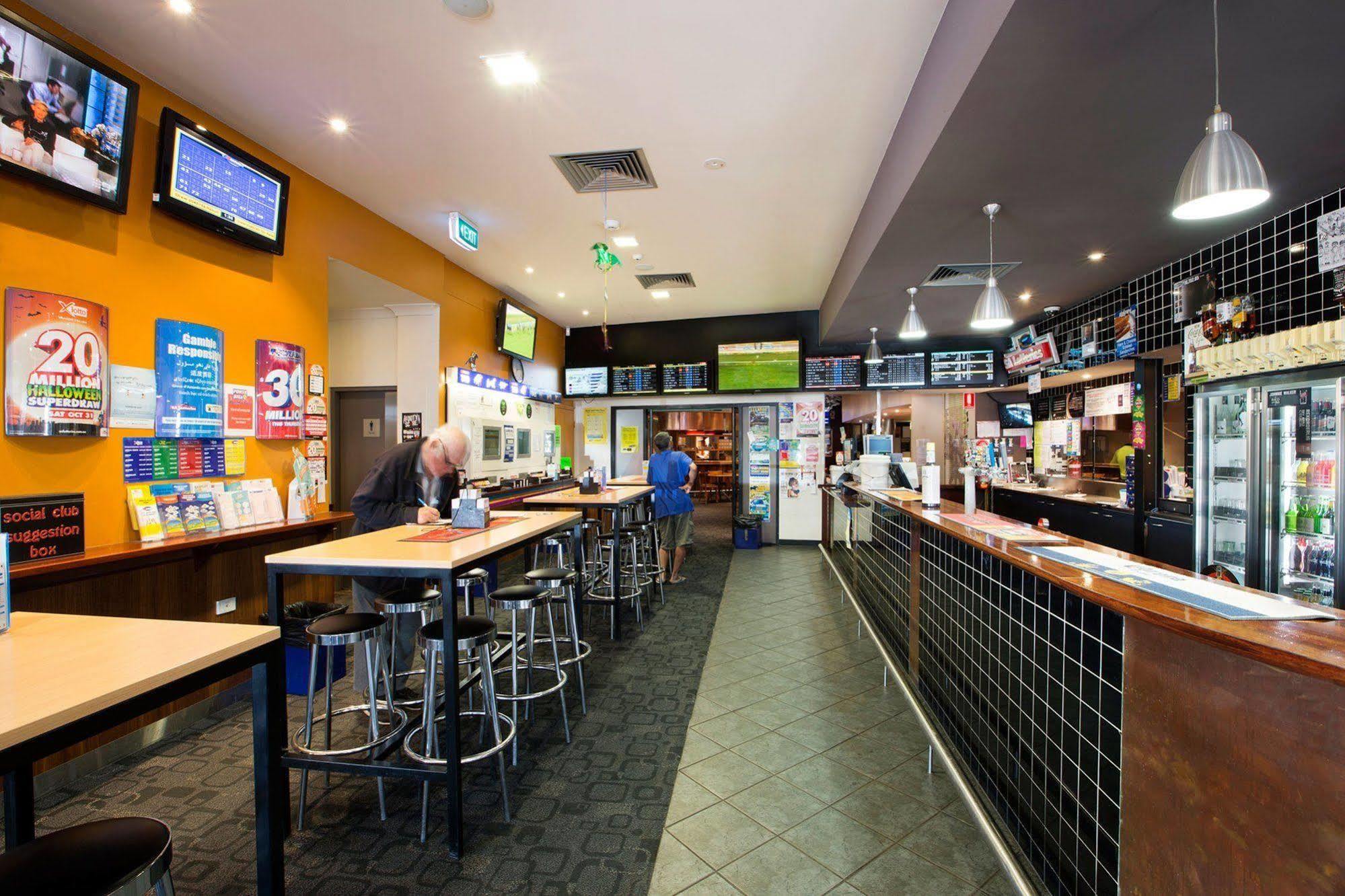 Nightcap At Playford Tavern Elizabeth Exterior foto
