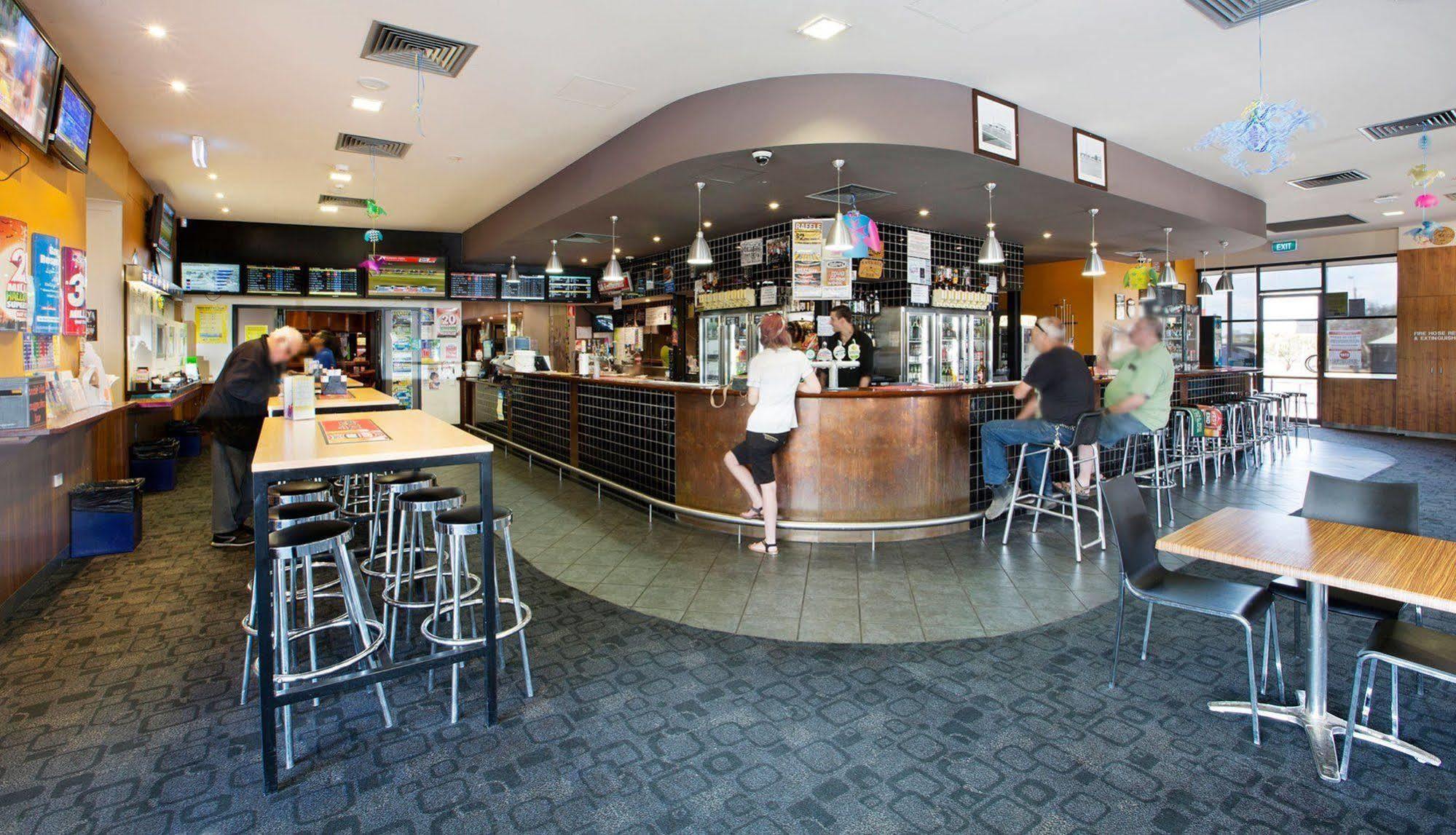 Nightcap At Playford Tavern Elizabeth Exterior foto