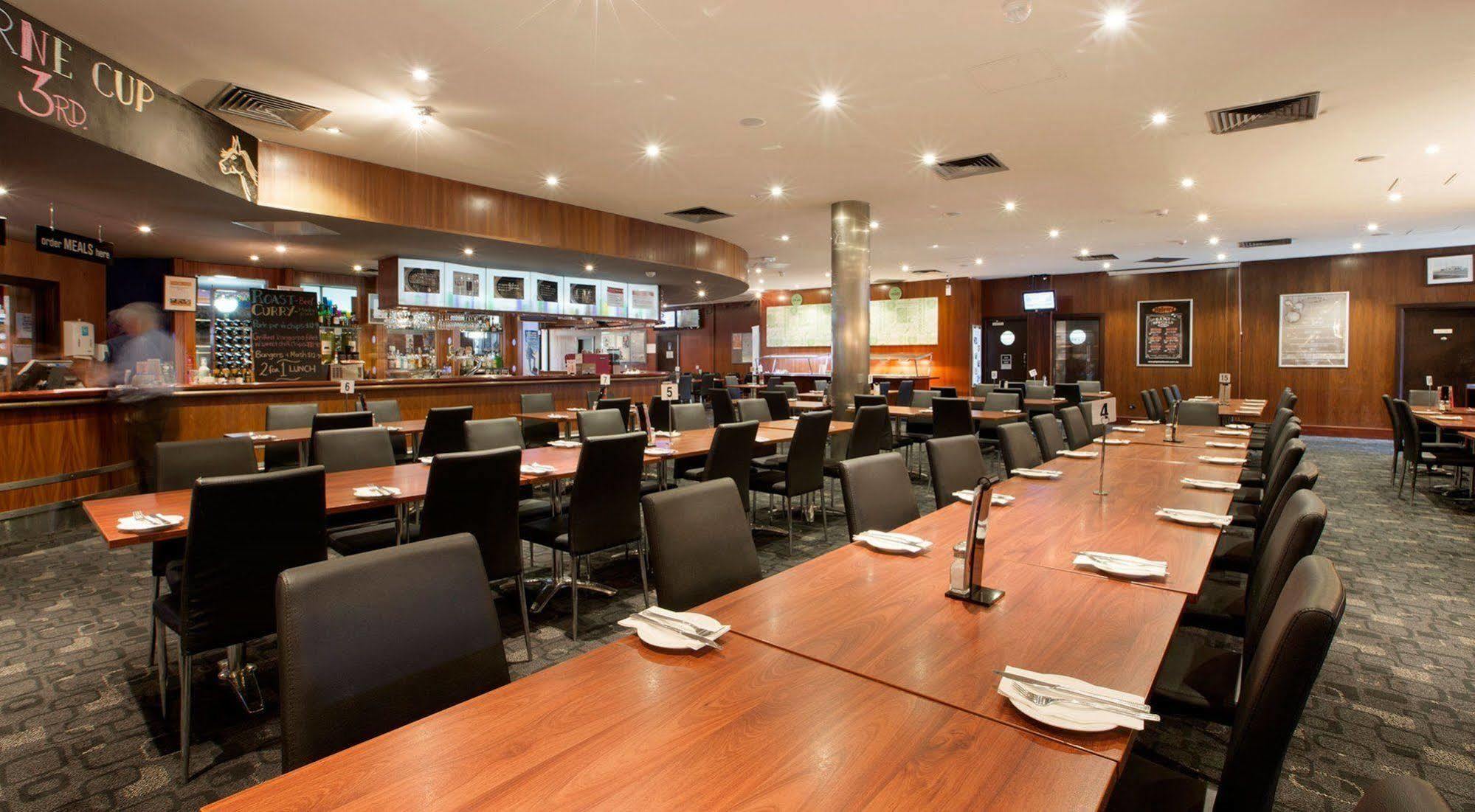 Nightcap At Playford Tavern Elizabeth Exterior foto
